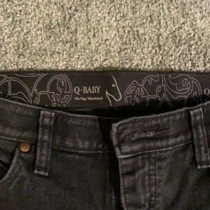 Q baby wranglers women’s in Black size 9/10 34 length